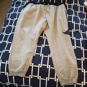 ***SOLD***Nike tapered fleece sweatpants